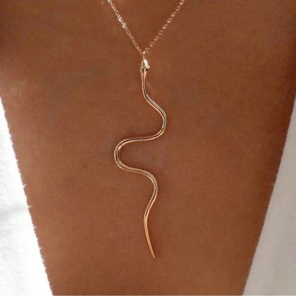 Jewelry - Gold Snake pendant Statement Necklace